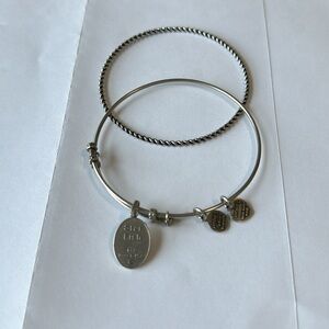 ANGELICA STARFISH SILVER BANGLE BRACELETS